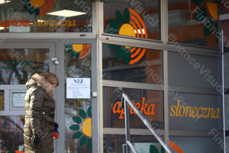 Apteka Słoneczna, zdrowie, leki, NFZ, kobieta