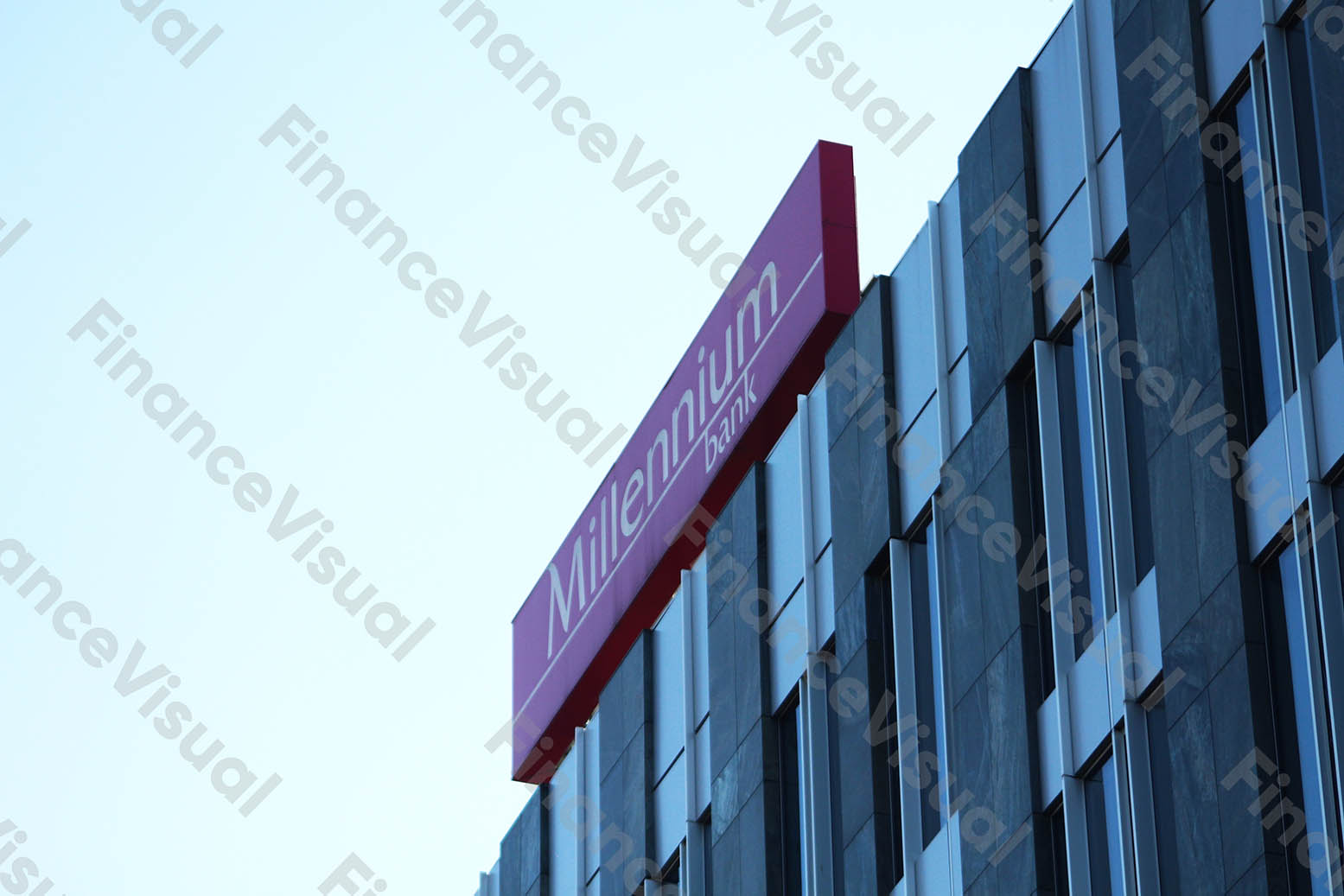 Bank Millennium centrala logo