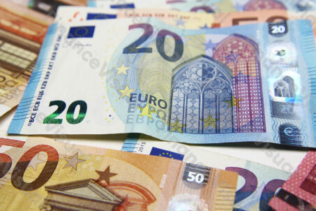 Banknoty euro 15