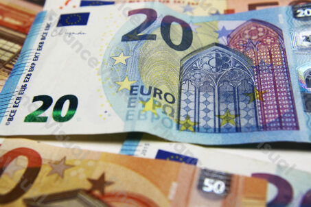 Banknoty euro 16