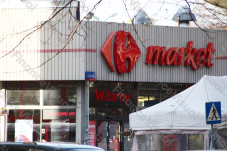 Carrefour Market, handel