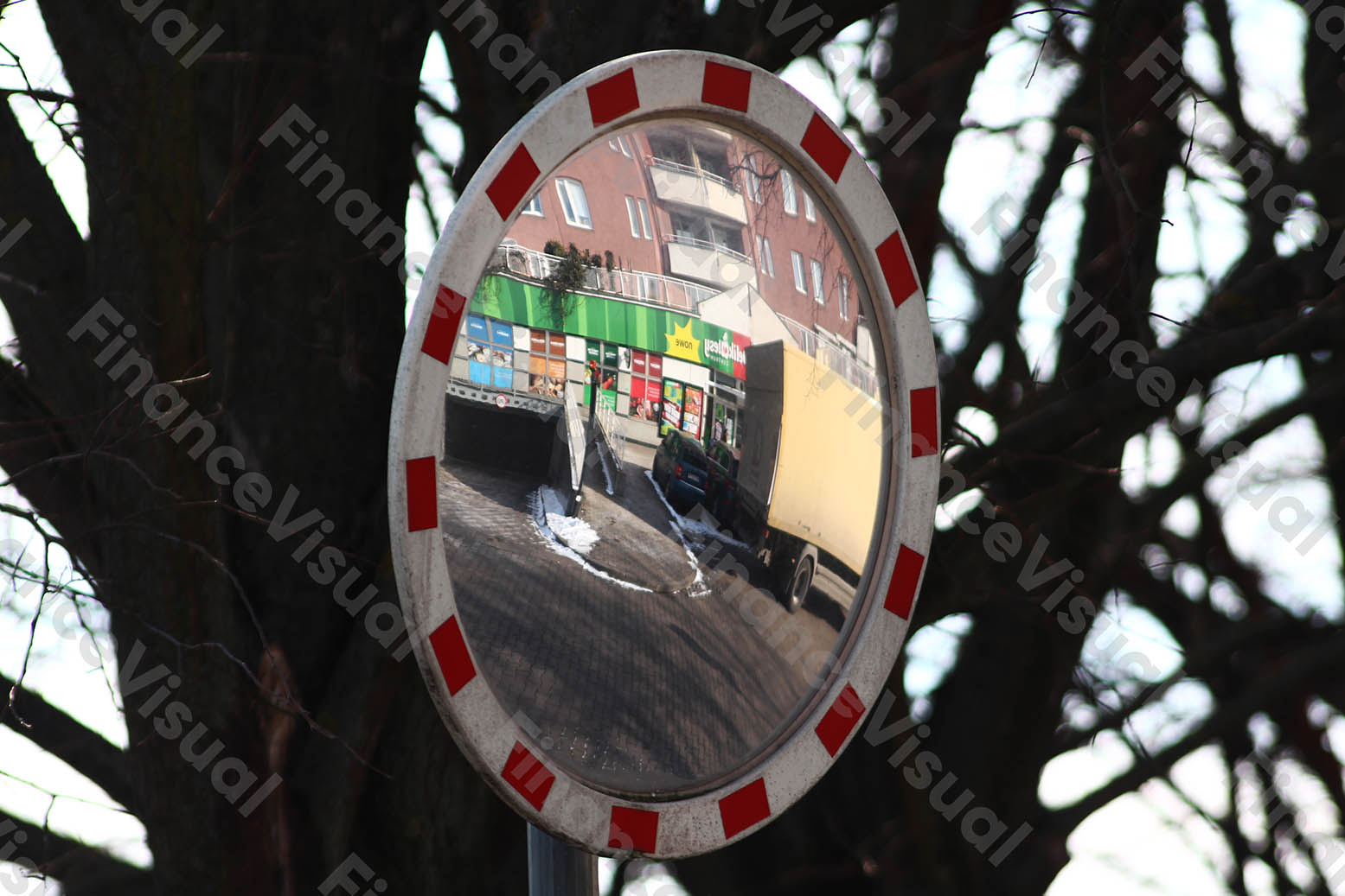 Delikatesy Centrum, handel