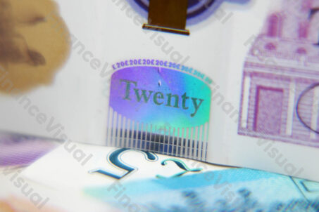 Funt brytyjski GBP 32