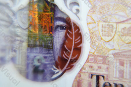 Funt brytyjski GBP 34