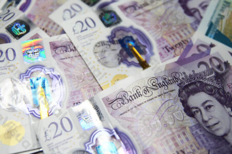 Funt brytyjski GBP 42