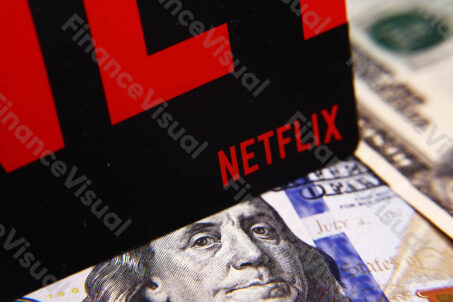 Netflix telewizja filmy VOD streaming dolary