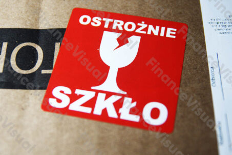 Paczka uwaga szkło