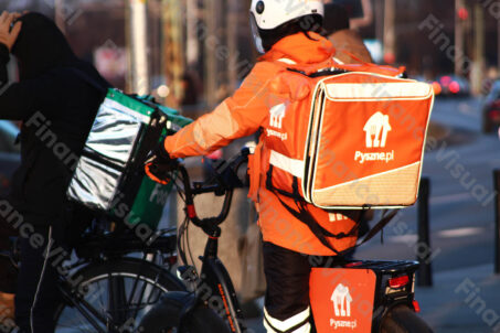 Pyszne.pl kurier dostawa gastronomia jedzenie