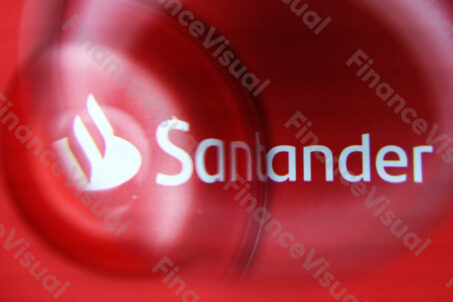 Santander Bank lupa