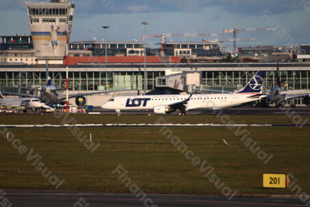 LOT Okęcie 3