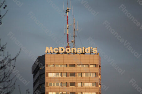 McDonald's szyld wieżowiec