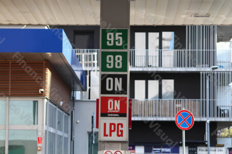 Moya stacja benzynowa 24