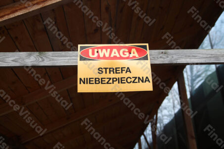Uwaga strefa niebezpieczna