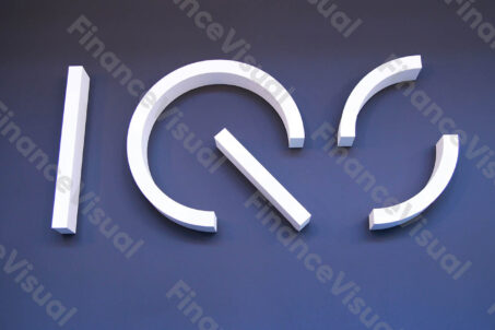 IQS badania rynku logo