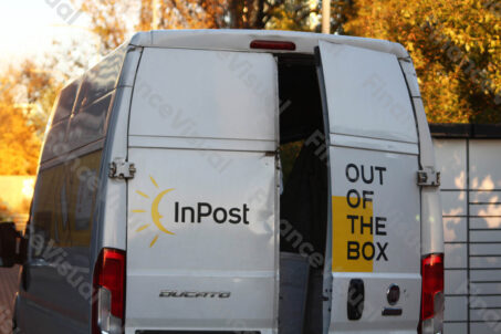 InPost kurier samochód 2