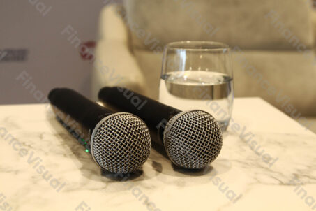 Mikrofony konferencja prasowa