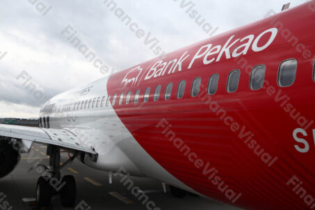 Samolot Bank Pekao LOT 13