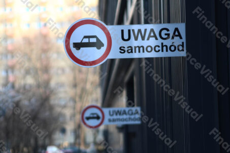 Uwaga samochód