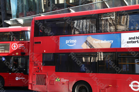 Autobus Londyn Prime kurier 1