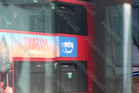 Autobus Londyn Prime kurier 2