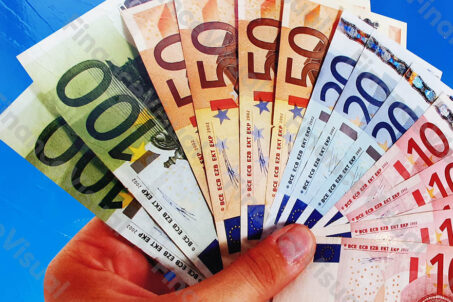 Banknoty euro - kantor