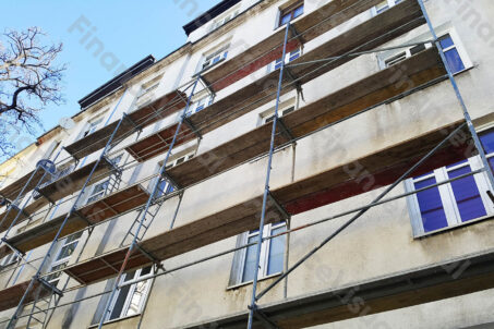 Kamienica rusztowanie remont