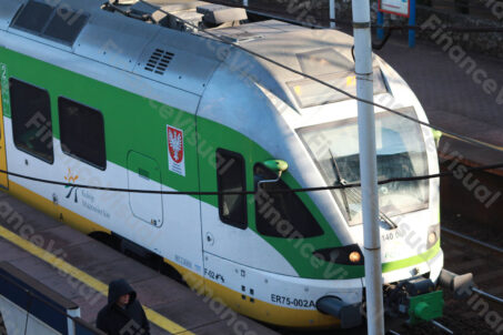 Koleje Mazowieckie pociąg 1