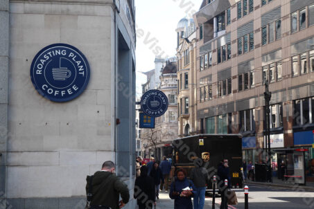 Roasting Plant Coffee - UPS kurier Londyn