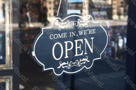 Sklep otwarty - open