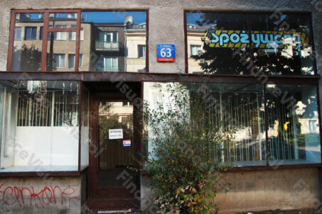 Sklep spożywczy opuszczony