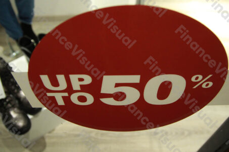 Sklep wyprzedaż up to 50 proc.
