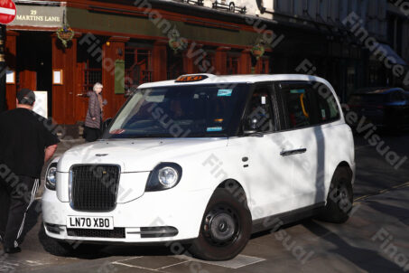 Taksówka Londyn 8 biała