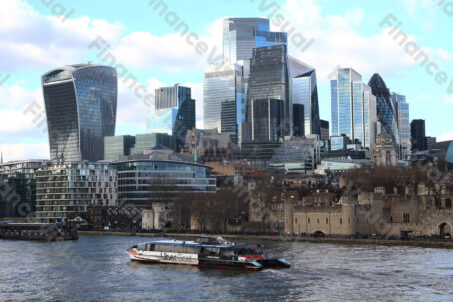 Uber Boat Londyn Tamiza 3 City