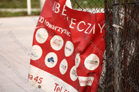 Ubezpieczenia reklama na siatce