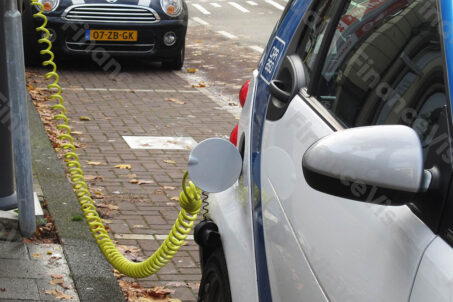 Auto elektryczne - ładowanie 4