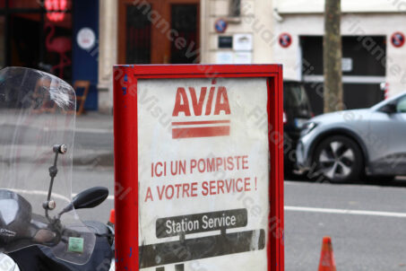 Avia - stacja benzynowa 2