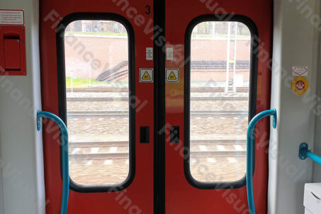 Pociąg drzwi 2