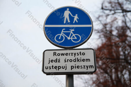 Rowerzysto ustępuj pieszym