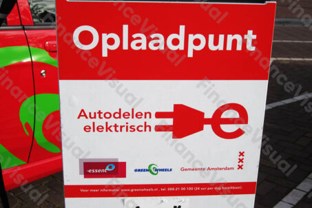 Samochody elektryczne - punkt ładowania