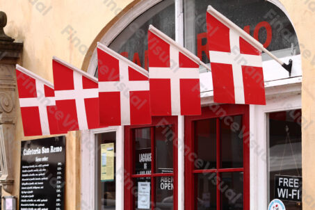 Kawiarnia - flagi duńskie