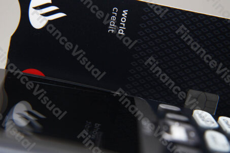 Santander World Credit 9