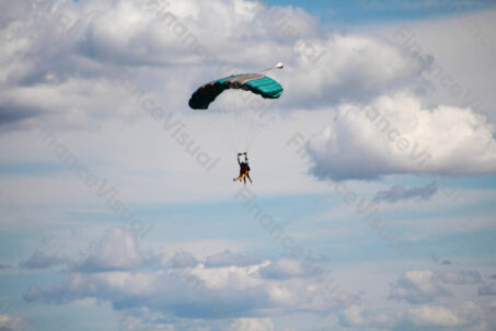 Skok ze spadochronem 3
