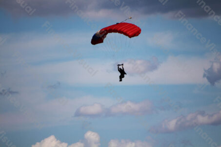 Skok ze spadochronem 5