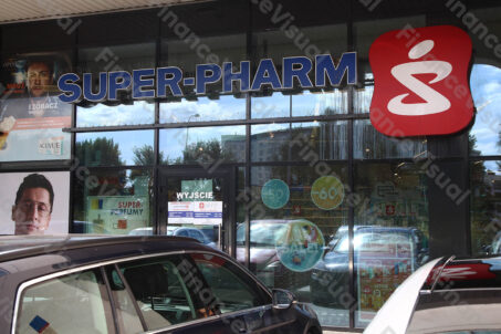Super-Pharm