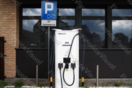 Ekoenergetyka_ładowarka 1