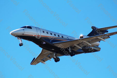 Embraer Phenom 300 3