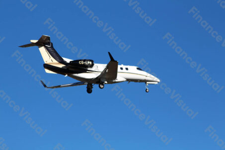 Embraer Phenom 300 4