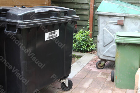 Pojemniki na śmieci