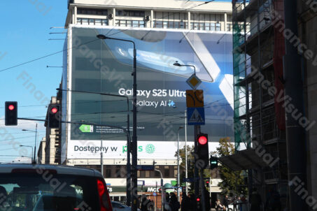 Samsung Galaxy S25 billboard