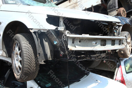 Wrak samochód złom 1